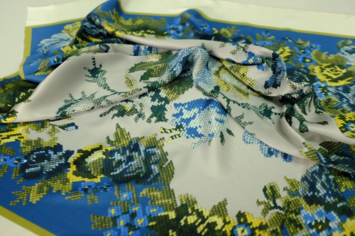 Husta Apaszka Jedwabna D&G Pixo 100cm x 85cm 01.jpg