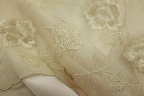 Koronka Poliamid z Lycrą Na Siatce Fiori 06.jpg