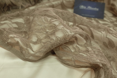 Koronka Poliamid Wiskoza Stradale Kakao 10.jpg