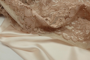 Koronka Ballo Morelowa/Szampańska