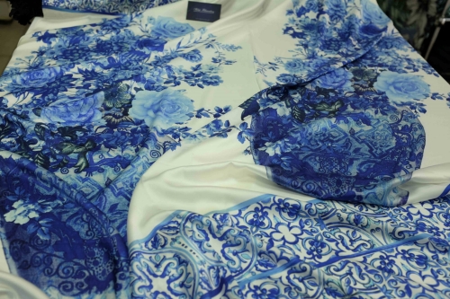 Jedwab Naturalny z Lycrą Satyna D&G Ceramica Vases 02.jpg