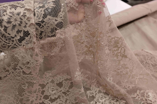 Koronka Wiskoza PA Rosa Te 01.jpg
